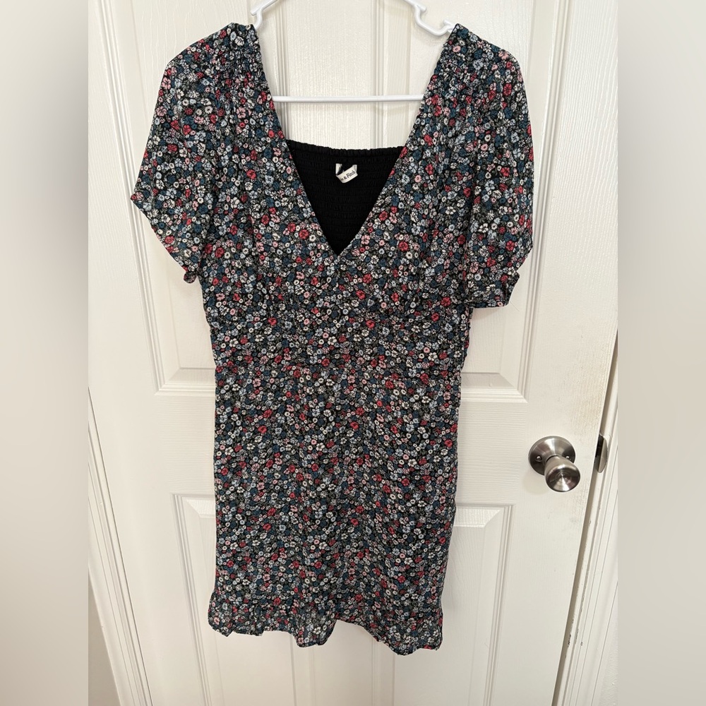 Abercrombie & Fitch Floral V-Neck Smocked Mini Dress